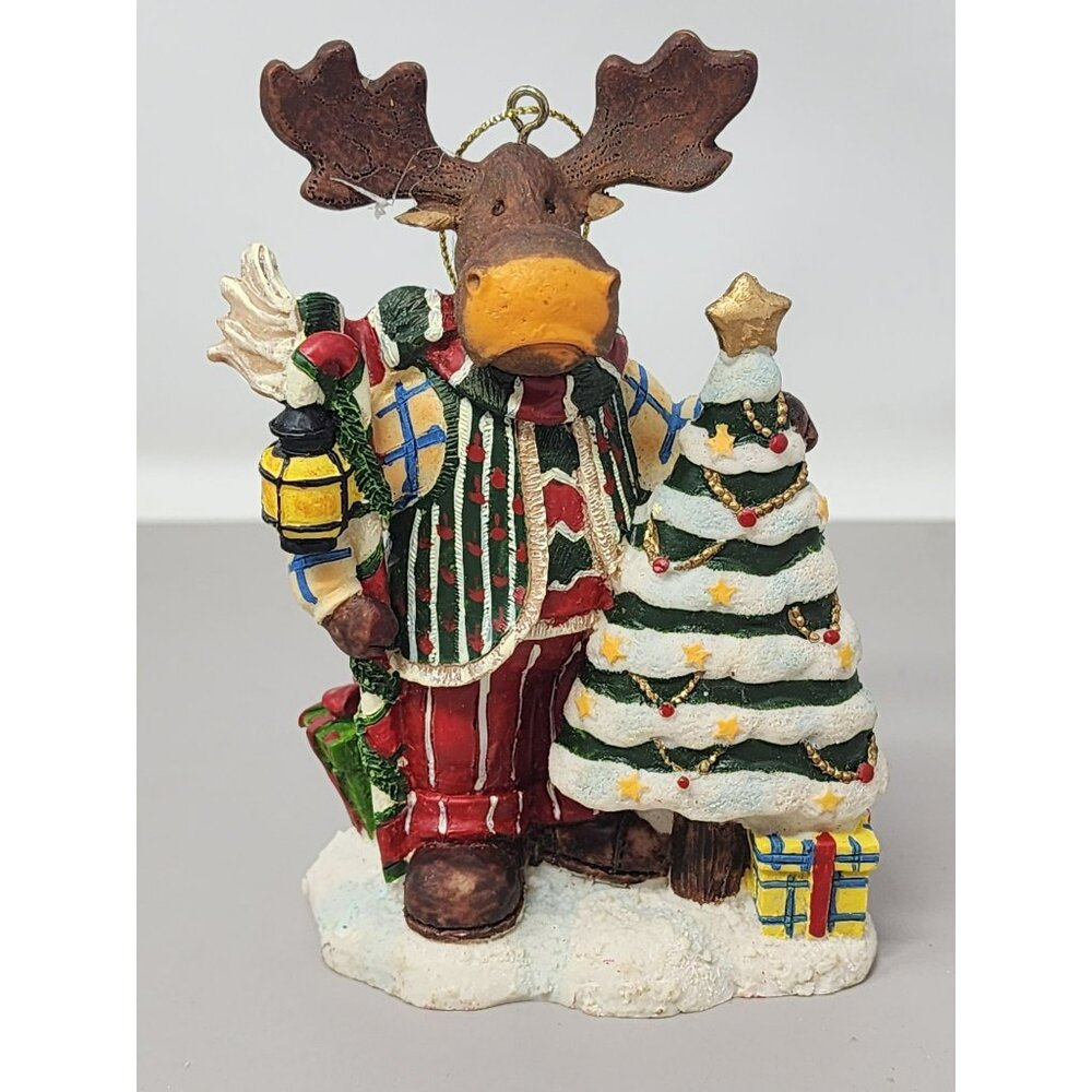 Christmas Moose Figurine Ornament‎ With Tree & Gifts